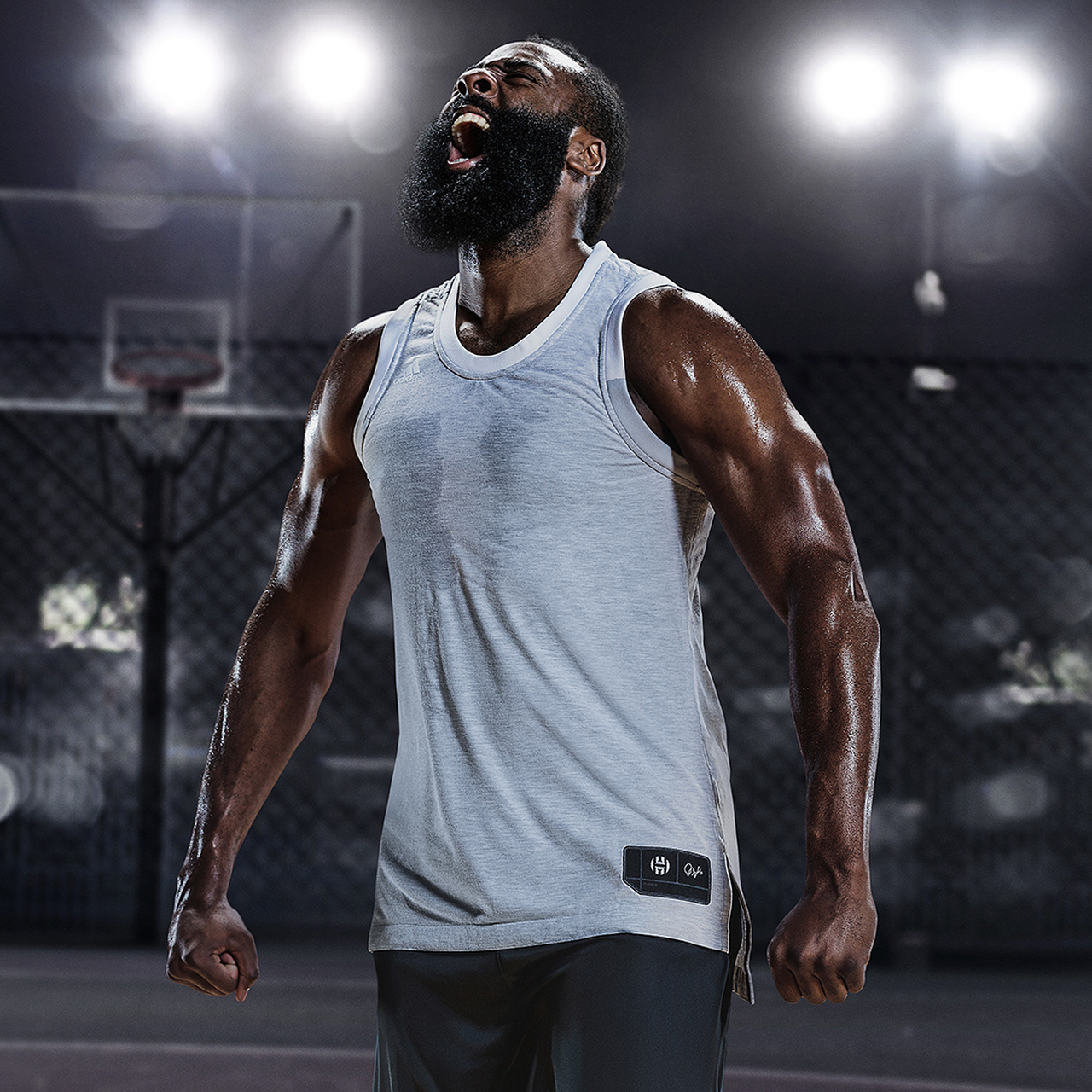 开云体育-哈登重返赛场，出色发挥首场状态出色，法国队观众沸腾！