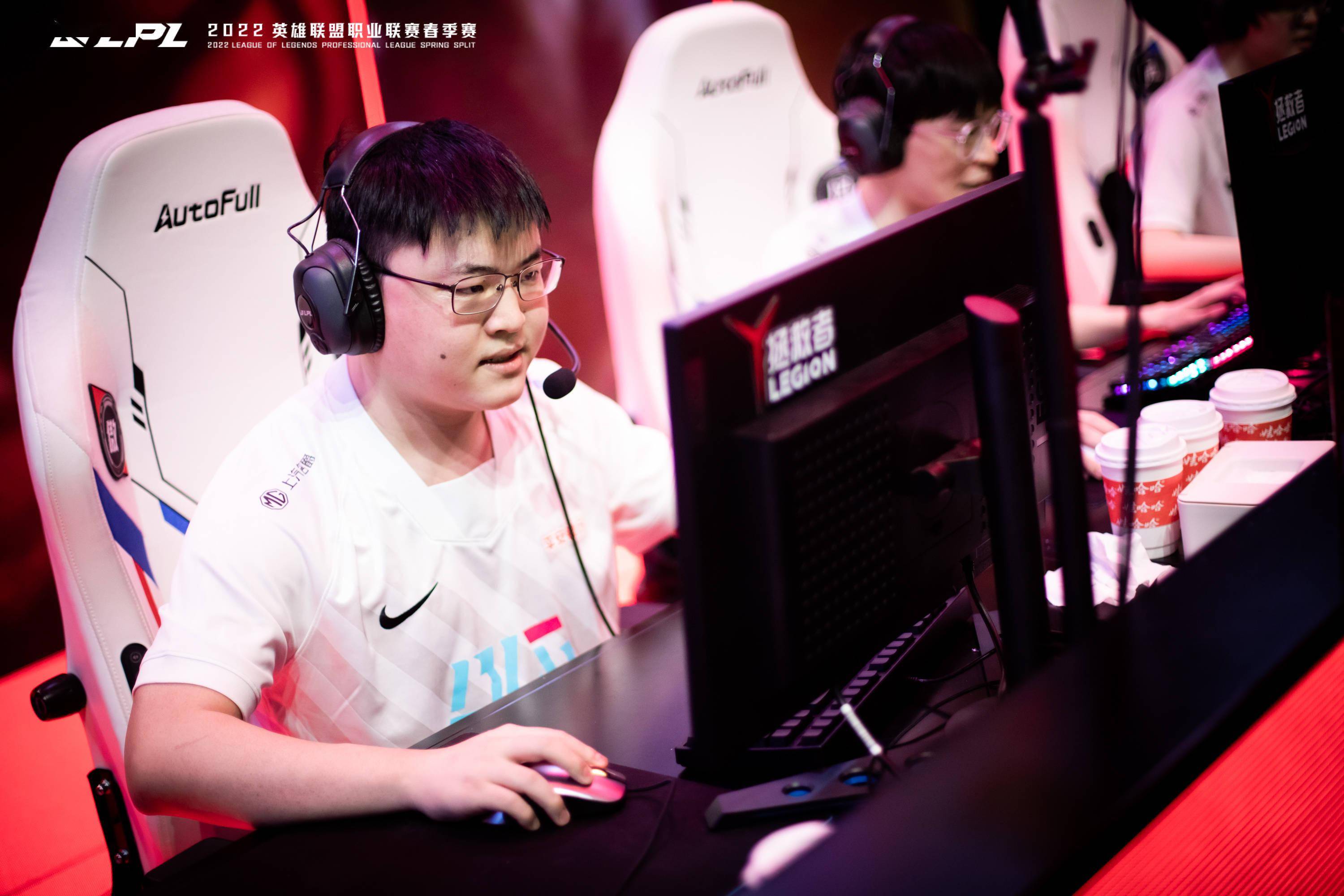 包含Uzi在掘金比赛中大胜，赛事规则更新引发热议！的词条