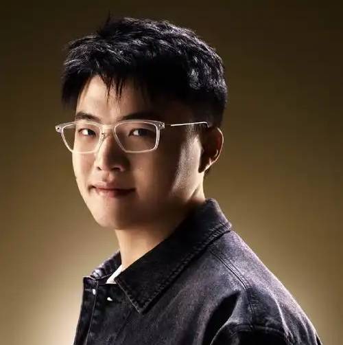 开云体育-Uzi回归赛场，绝杀首场状态亮眼，热火观众沸腾！的简单介绍
